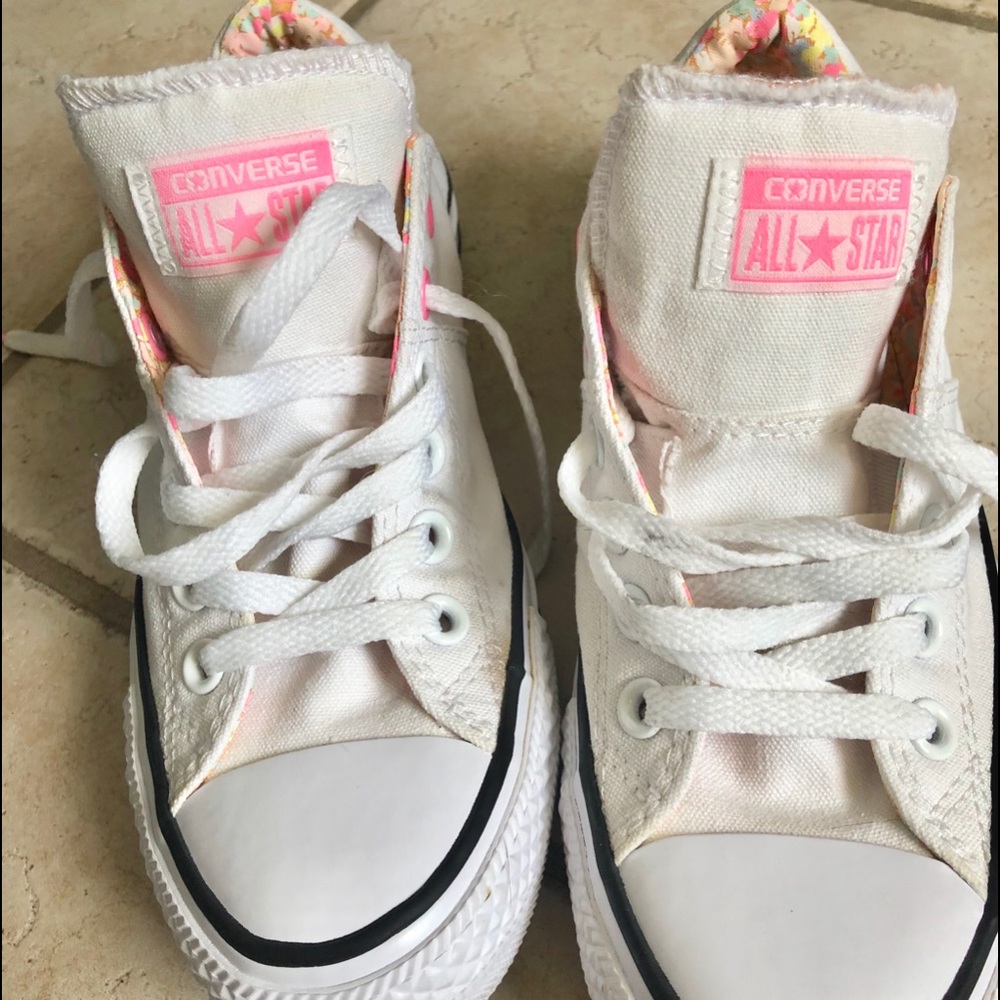 CONVERSE ALL STAR with floral print inside